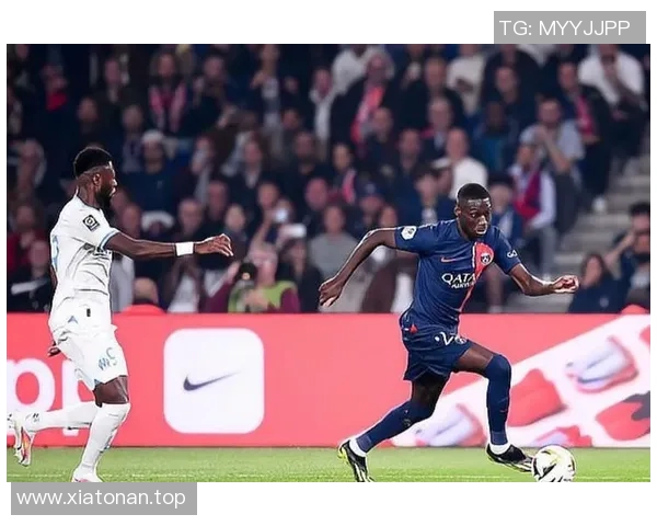 足球转会市场热点及内幕揭秘